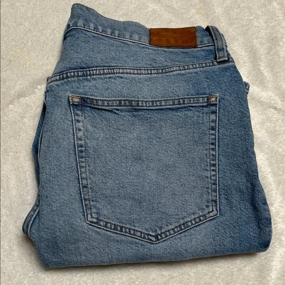 J. Crew Women's Straight-Leg Jeans in Medium Blue - Picture 9 of 10